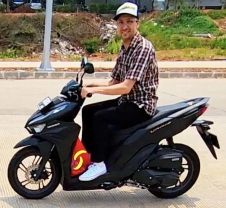 Pic of Allan on a Honda Vario 125